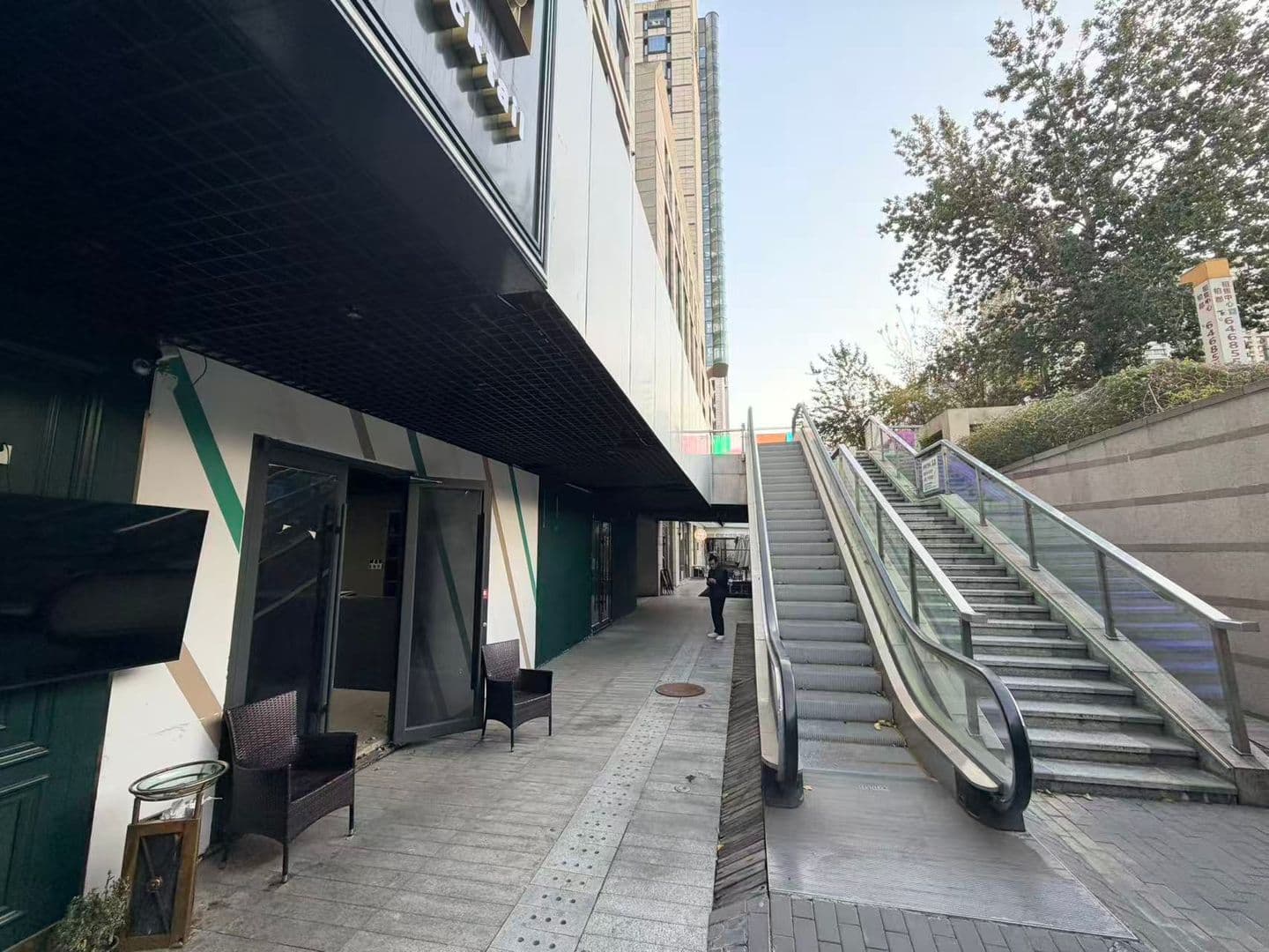 三里屯爆款旺铺出售，商圈繁华，低投入高回报 - 图片 1