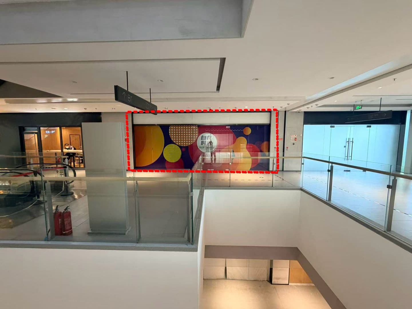 通州地铁口写字楼一层楼梯口旺铺，成熟商圈加持，即买即盈利 - 图片 1