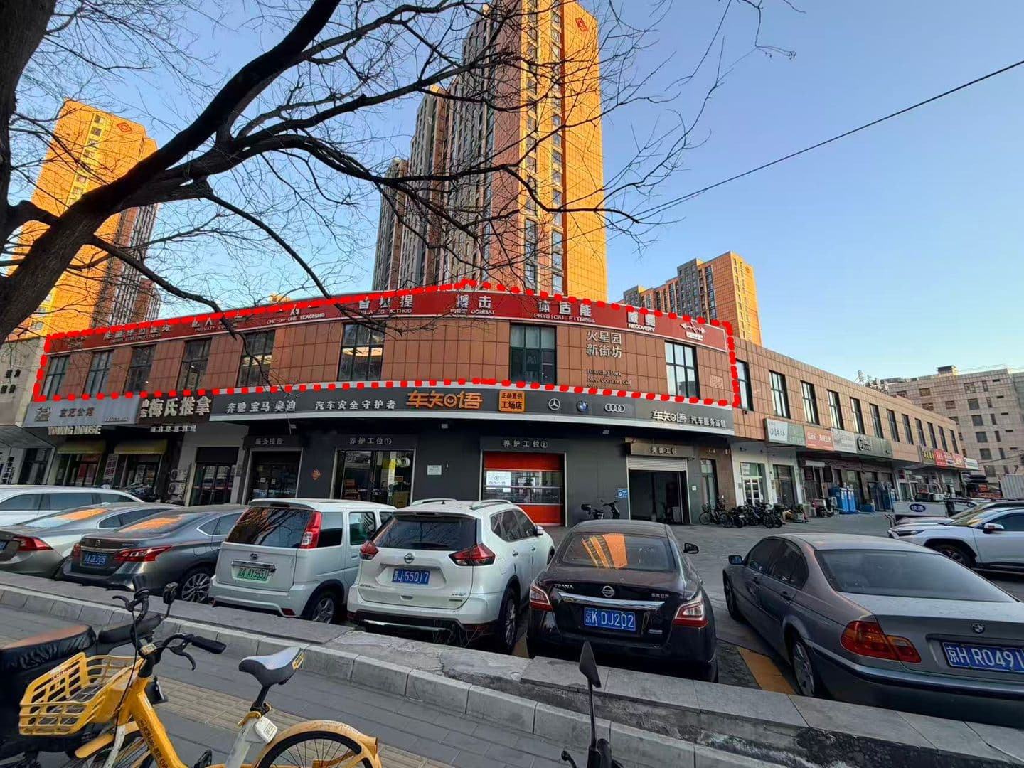 朝阳稀缺转角旺铺出售，昭示性强，消费客流不间断