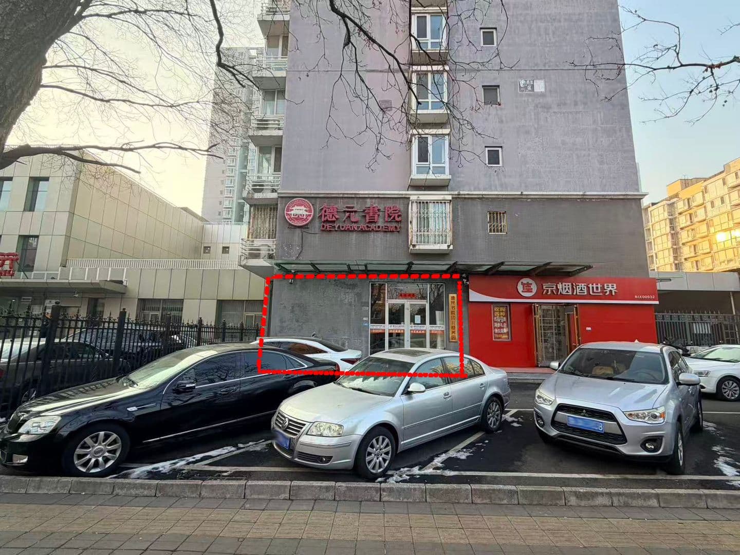 石景山社区带租旺铺急售，租客稳定，省心当房东